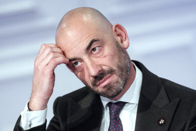 Covid, faremo la quarta dose? Bassetti: “Con questo vaccino, non la farei”