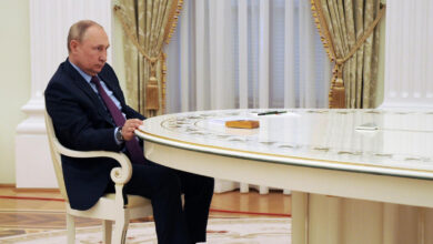 Putin, i falchi della guerra e l’ombra del golpe: ecco che cosa sta succedendo. L’analisi