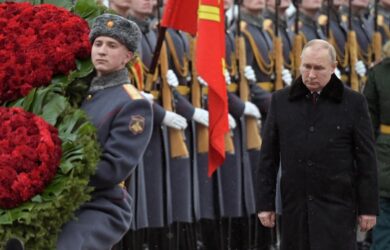 Guerra Russia-Ucraina, gli 007: “I soldati russi ignorano gli ordini di Putin”