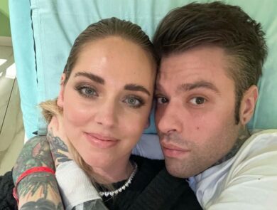 Fedez dimesso dal San Raffaele: “Sto bene”, al suo fianco Chiara Ferragni