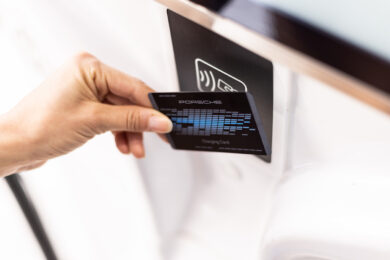Porsche: nuova partnership con Enel X Way per la ricarica della Taycan