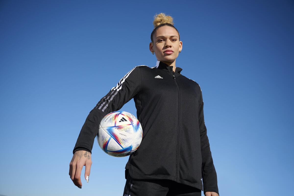 Mondiali 2022 in Qatar, Adidas presenta il pallone ufficiale: “Al Rihla”