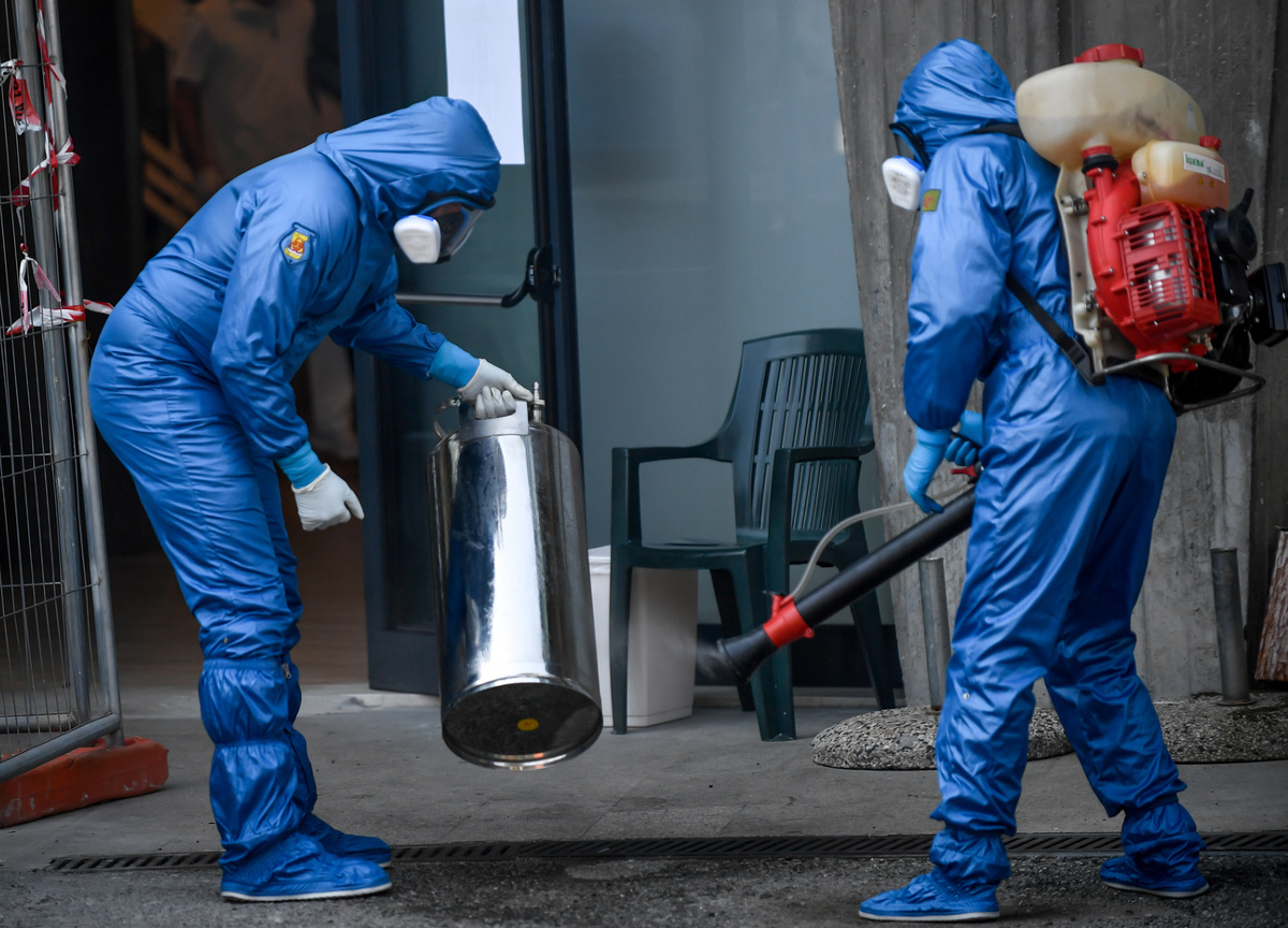 Missione russa in Italia, 6 ricercatrici da Mosca per Sputnik. Zero risultati Missione russa in Italia, 6 ricercatrici da Mosca per Sputnik. Zero risultati