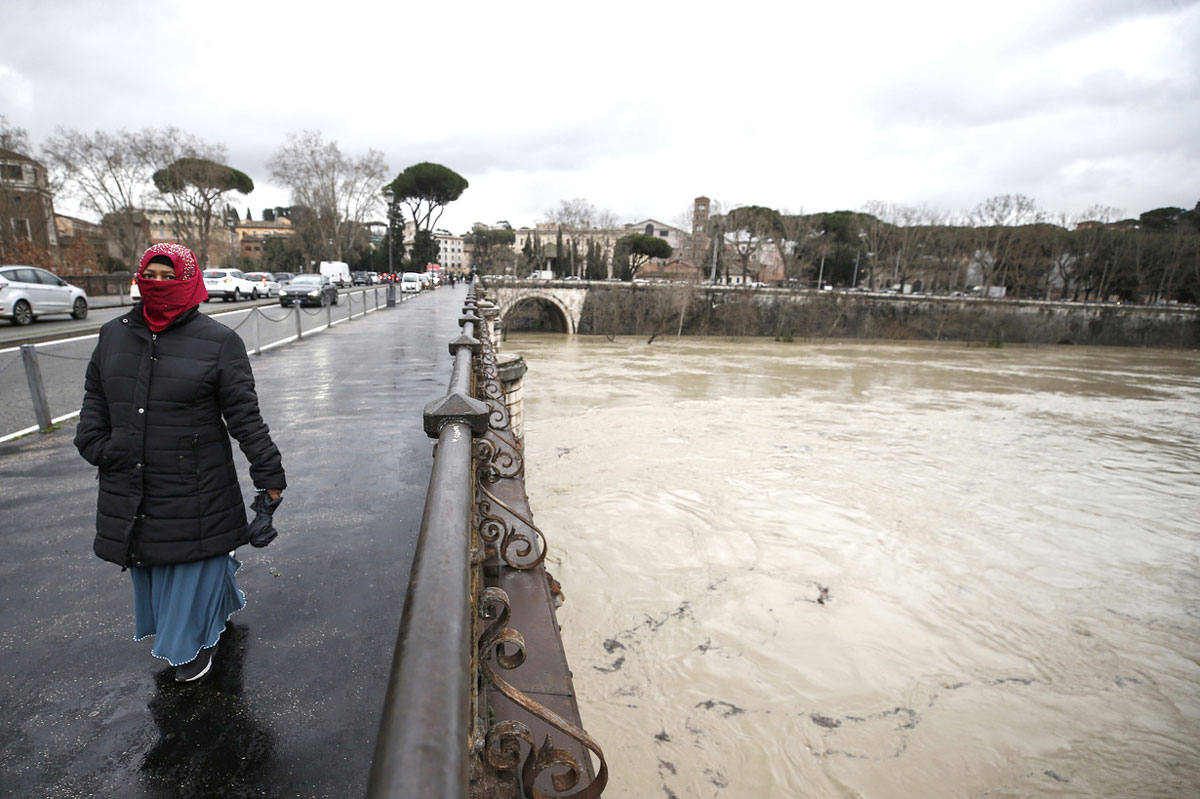 Roma è la città più povera d’Italia. Nel disagio 1 romano su 4, Caritas choc Roma è la città più povera d’Italia. Nel disagio 1 romano su 4, Caritas choc