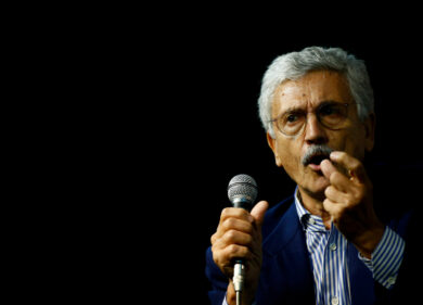 D’Alema, spunta un ex 007 anti droga nel team dell’ex premier