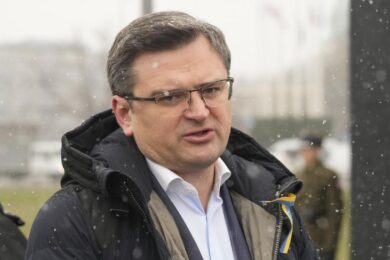 Guerra Ucraina, Kuleba: “L’Italia ci mandi armi. Il peggio deve ancora venire”