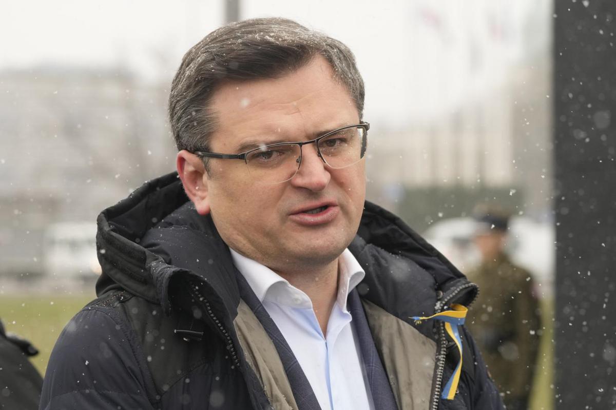 Guerra Ucraina, Kuleba: “L’Italia ci mandi armi. Il peggio deve ancora venire” Guerra Ucraina, Kuleba: “L’Italia ci mandi armi. Il peggio deve ancora venire”