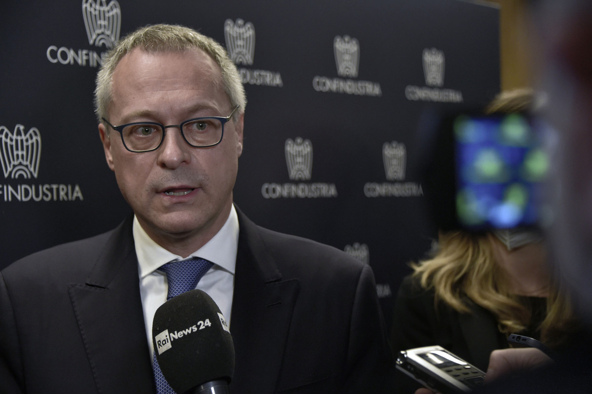 Economia, Bonomi (Confindustria): “Nel 2022 il PIL scenderà sotto il 2%” Economia, Bonomi (Confindustria): “Nel 2022 il PIL scenderà sotto il 2%”