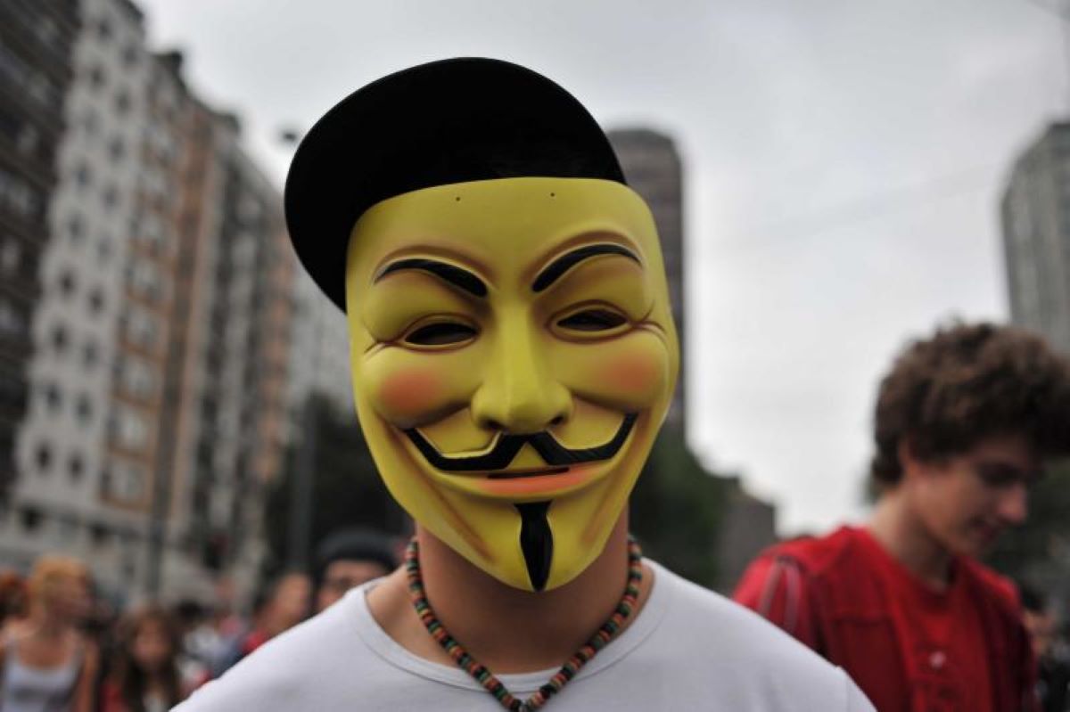 Anonymus, chi sono gli hacker schierati con l’Ucraina contro la Russia