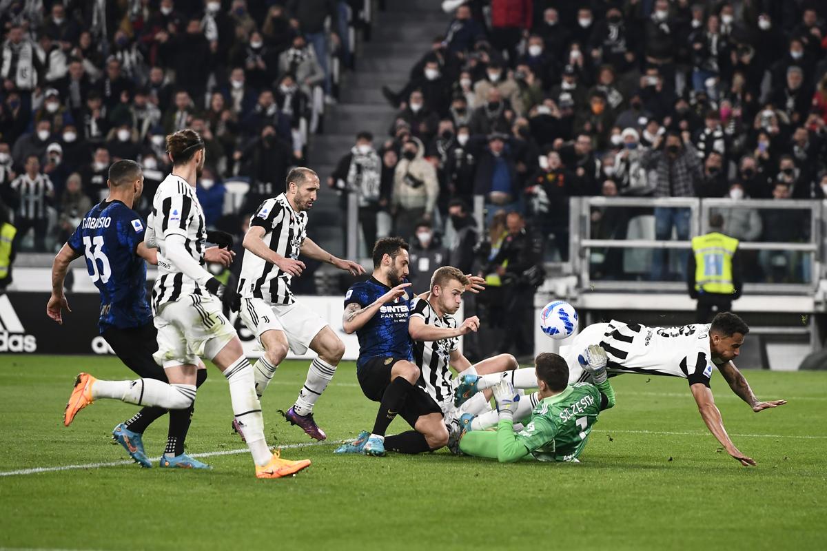 Juventus-Inter, rigore negato ai bianconeri. MOVIOLA. Allegri, addio scudetto Juventus-Inter, rigore negato ai bianconeri. MOVIOLA. Allegri, addio scudetto