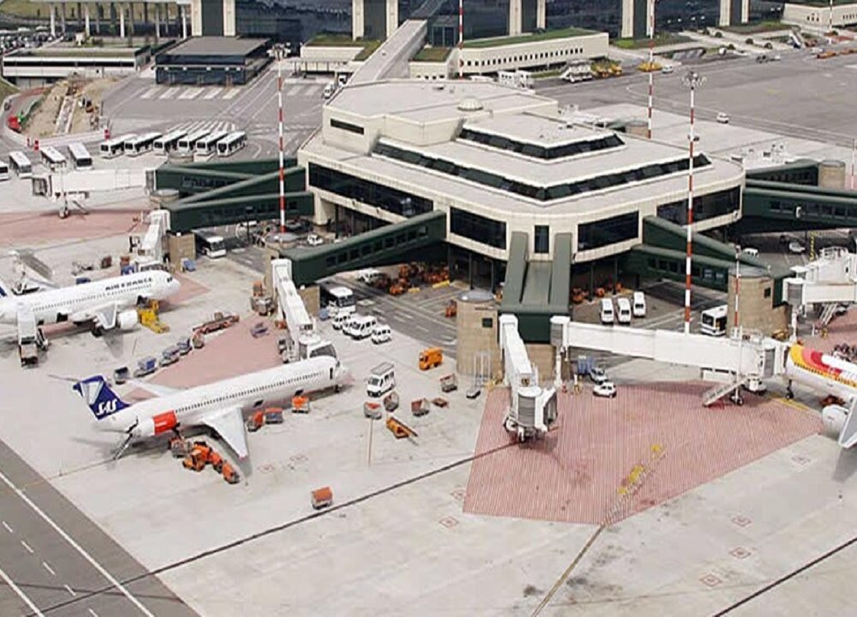 Aeroporto di Milano Malpensa: due aerei si toccano in pista Aeroporto di Milano Malpensa: due aerei si toccano in pista