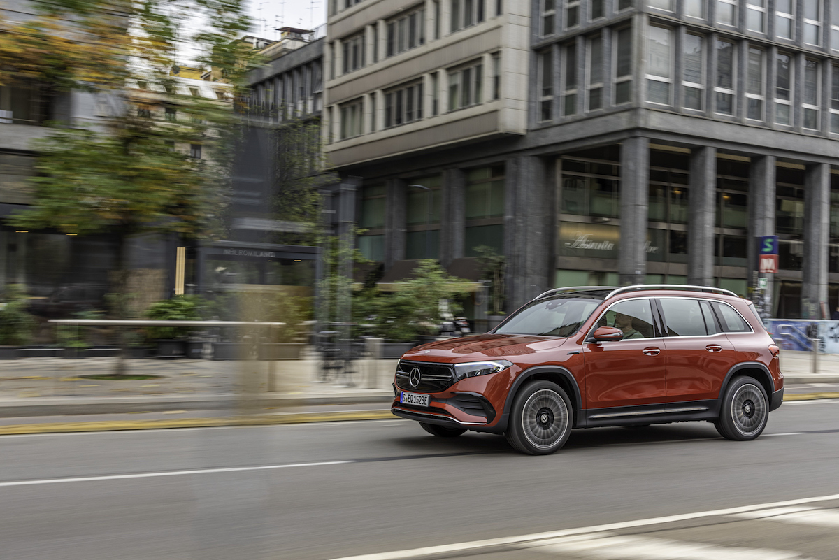 Mercedes EQB, il SUV elettrico in formato famiglia