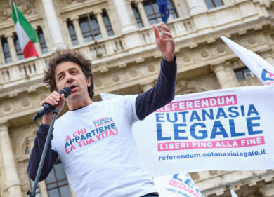 Eutanasia, “voglio morire all’estero”: boom richieste dopo stop a referendum