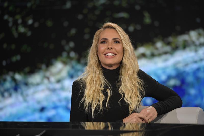 Totti-Noemi, Fabrizio Corona attacca Ilary: “Erano semplici corna” Totti-Noemi, Fabrizio Corona attacca Ilary: “Erano semplici corna”
