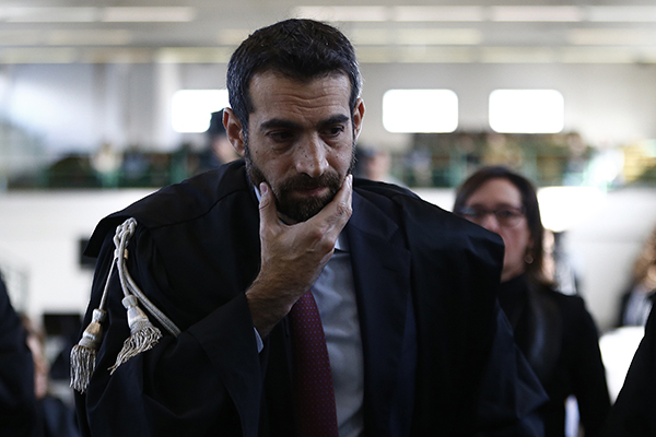 Stefano Cucchi ucciso di botte nella caserma dei carabinieri. E’ Cassazione Stefano Cucchi ucciso di botte nella caserma dei carabinieri. E’ Cassazione