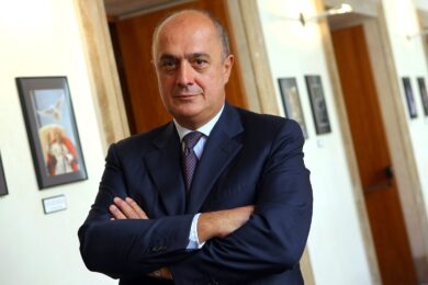 Generali, Pellicioli contro Caltagirone: il suo piano è irrealizzabile