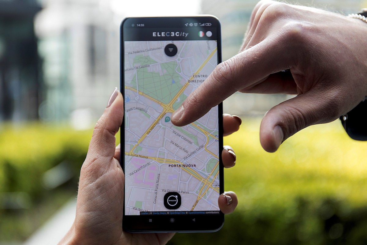 Volvo inaugura a Milano il servizio di car-sharing Elec3city