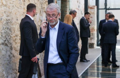 Sanzioni alla Russia: Abramovich smentisce di aver chiesto prestiti agli amici