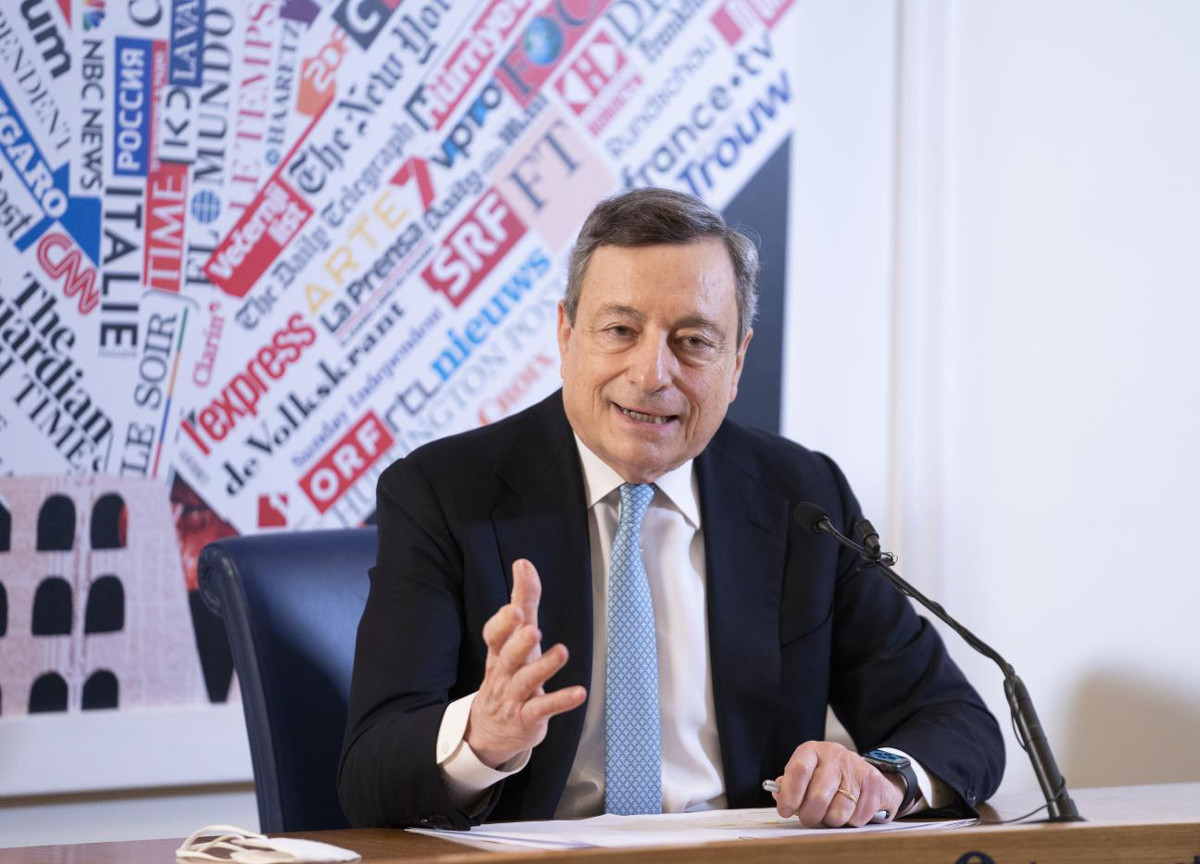 “Volete la pace o i condizionatori?”. Il realismo di Draghi, Italia al bivio “Volete la pace o i condizionatori?”. Il realismo di Draghi, Italia al bivio