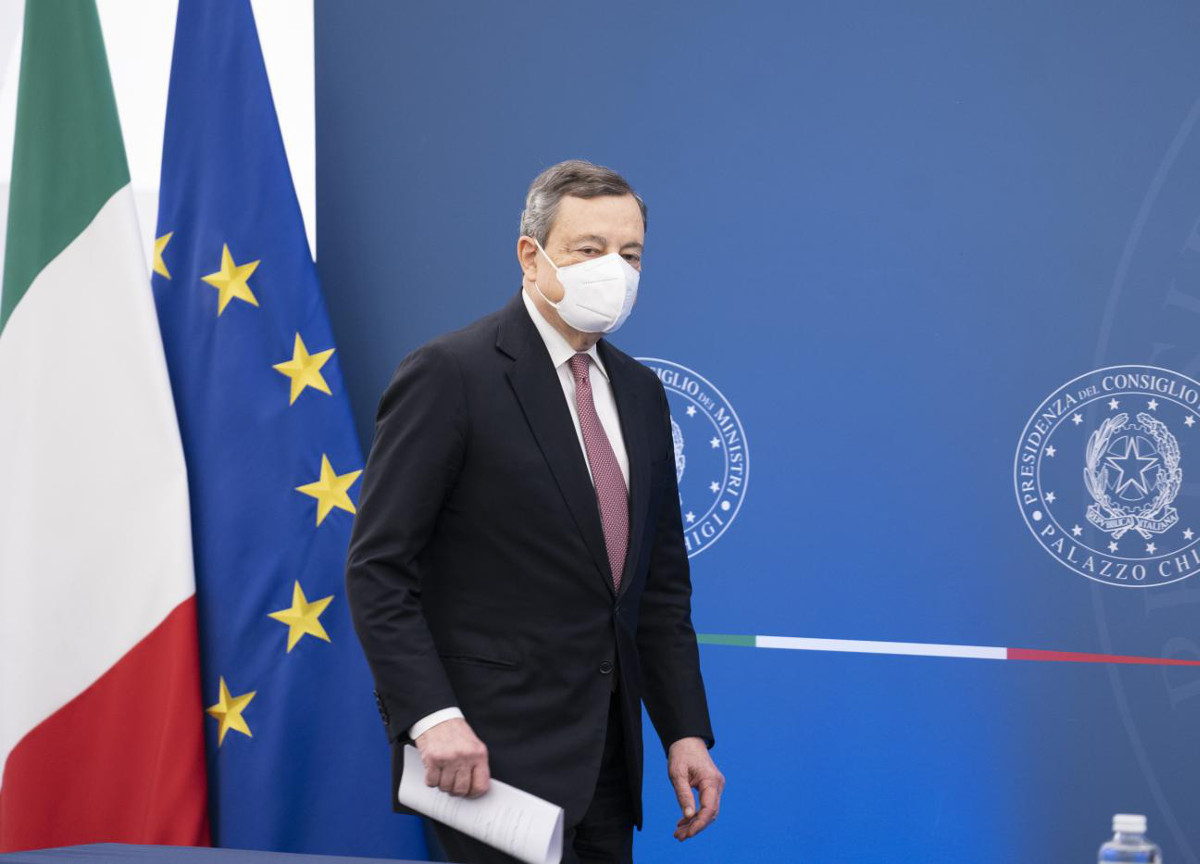 “Volete la pace o i condizionatori?”. Il realismo di Draghi, Italia al bivio “Volete la pace o i condizionatori?”. Il realismo di Draghi, Italia al bivio