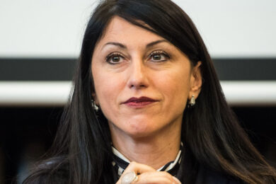 Multe pesanti ai clienti delle prostitute: il ddl punitivo della Maiorino M5S