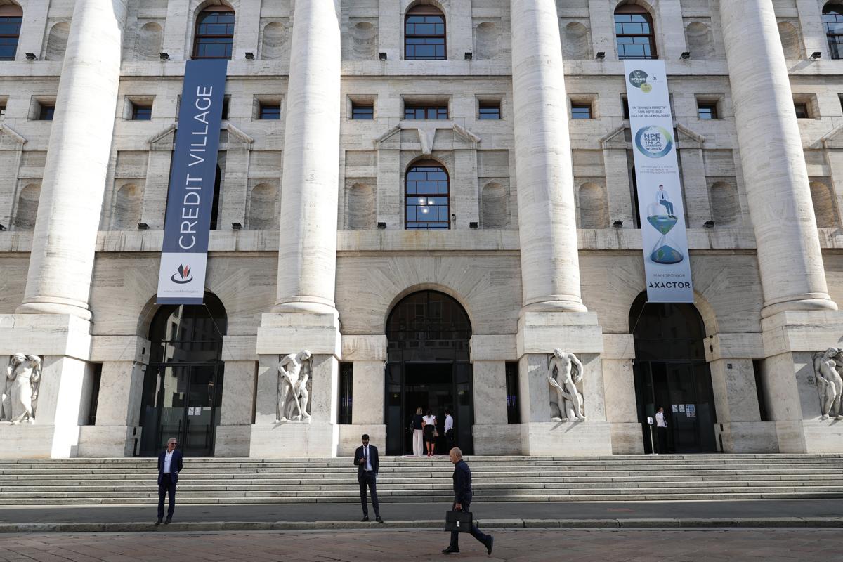 Piazza Affari chiude in rally a +2,13%: boom di Bpm e Atlantia Piazza Affari chiude in rally a +2,13%: boom di Bpm e Atlantia