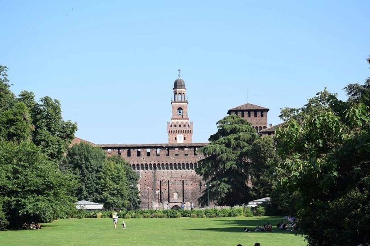 Estate al Castello 2026, si parte: cinema, live e spettacoli nel Cortile delle Armi Estate al Castello 2026, si parte: cinema, live e spettacoli nel Cortile delle Armi