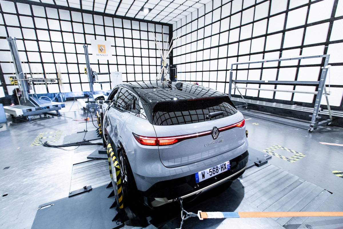 La Mégane E-TECH Electric stupisce anche per il sound La Mégane E-TECH Electric stupisce anche per il sound