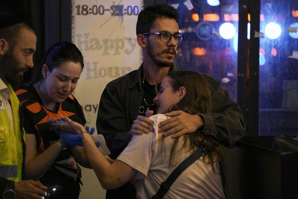 Israele, attacco a Tel Aviv. Violenza in Medio Oriente: che cosa c’è dietro Israele, attacco a Tel Aviv. Violenza in Medio Oriente: che cosa c’è dietro