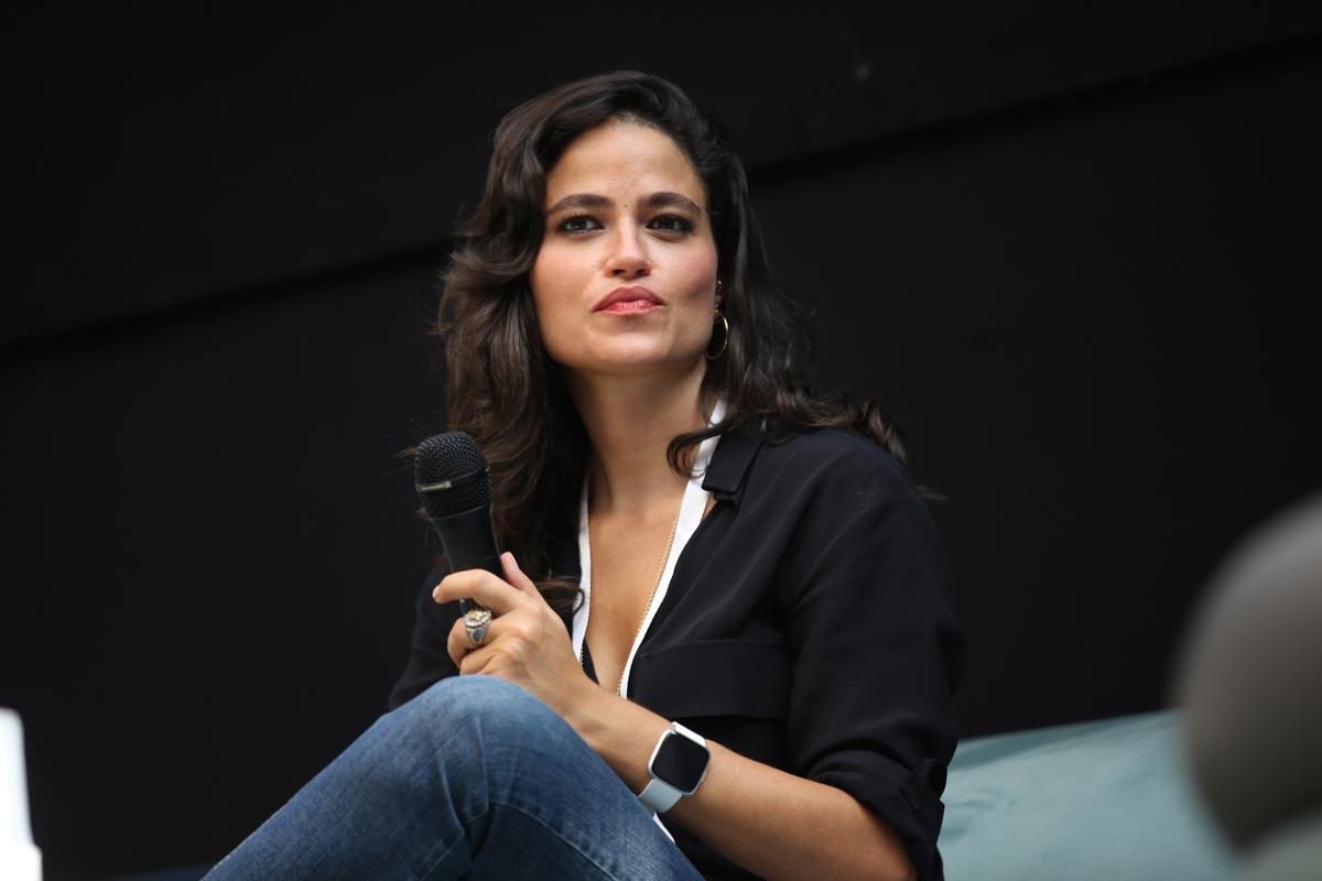 Pomeriggio 5, Veronica Gentili soffia la conduzione a Barbara D’Urso Pomeriggio 5, Veronica Gentili soffia la conduzione a Barbara D’Urso