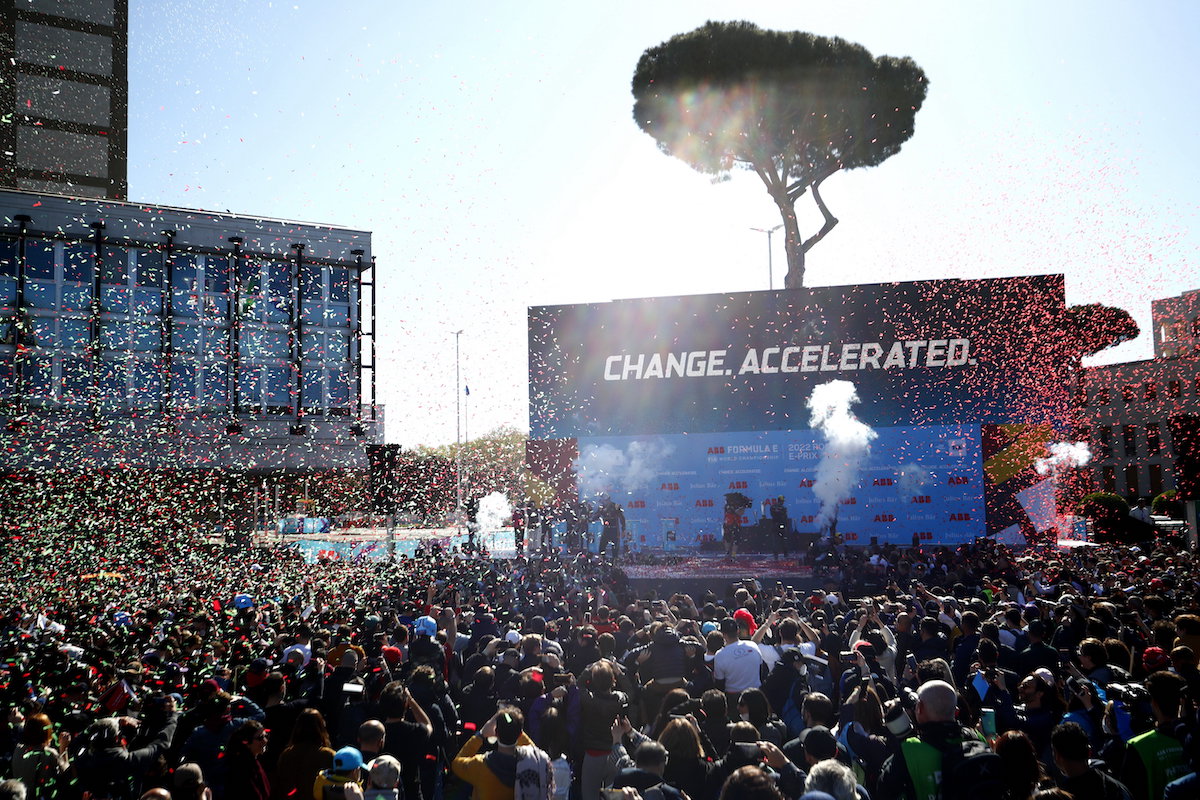 Jaguar TCS Racing vince la quinta tappa del Campionato del Mondo di Formula E Jaguar TCS Racing vince la quinta tappa del Campionato del Mondo di Formula E