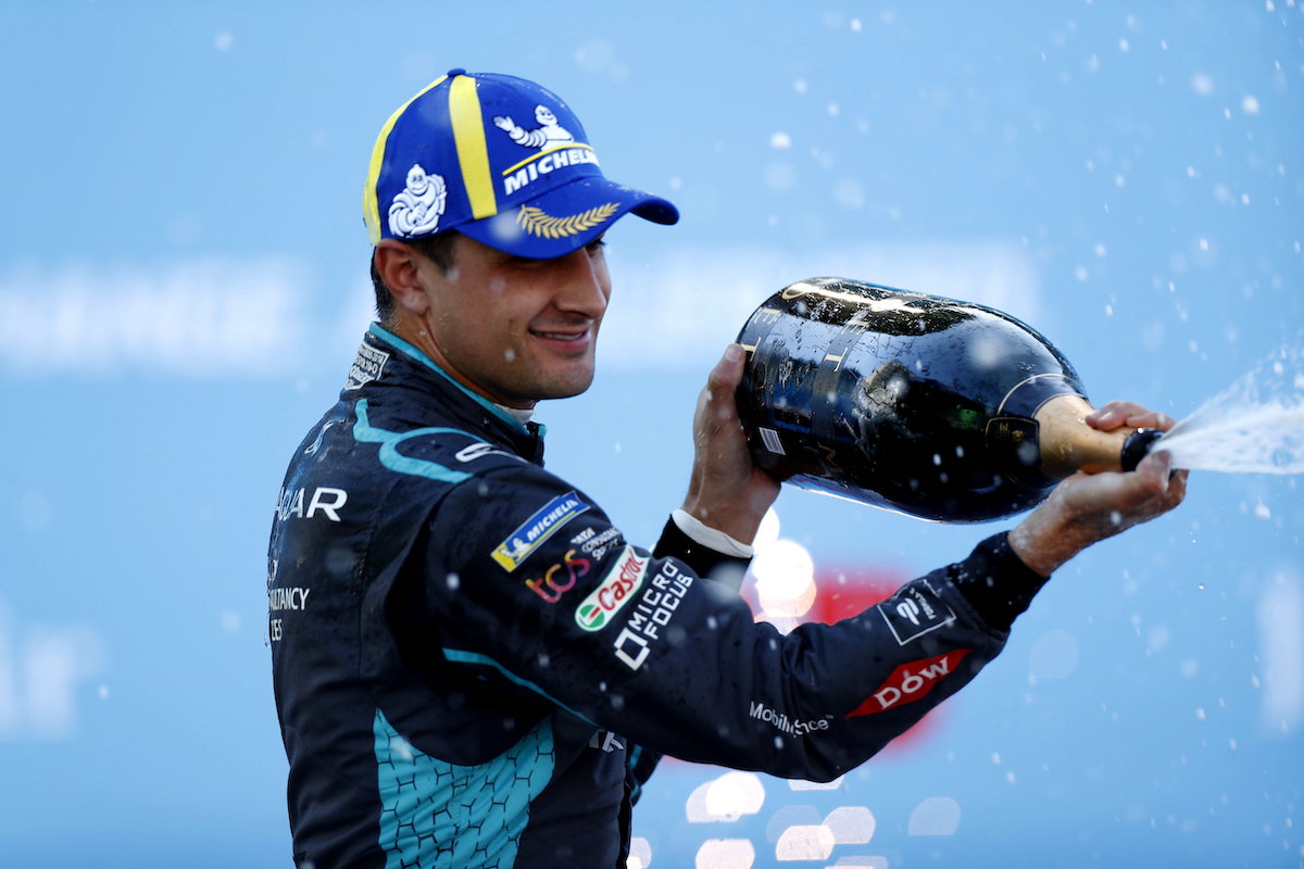 Jaguar TCS Racing vince la quinta tappa del Campionato del Mondo di Formula E Jaguar TCS Racing vince la quinta tappa del Campionato del Mondo di Formula E