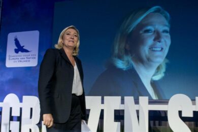 L’ombra della Frexit sull’ascesa di Le Pen: per l’Ue stangata da 25 mld l’anno