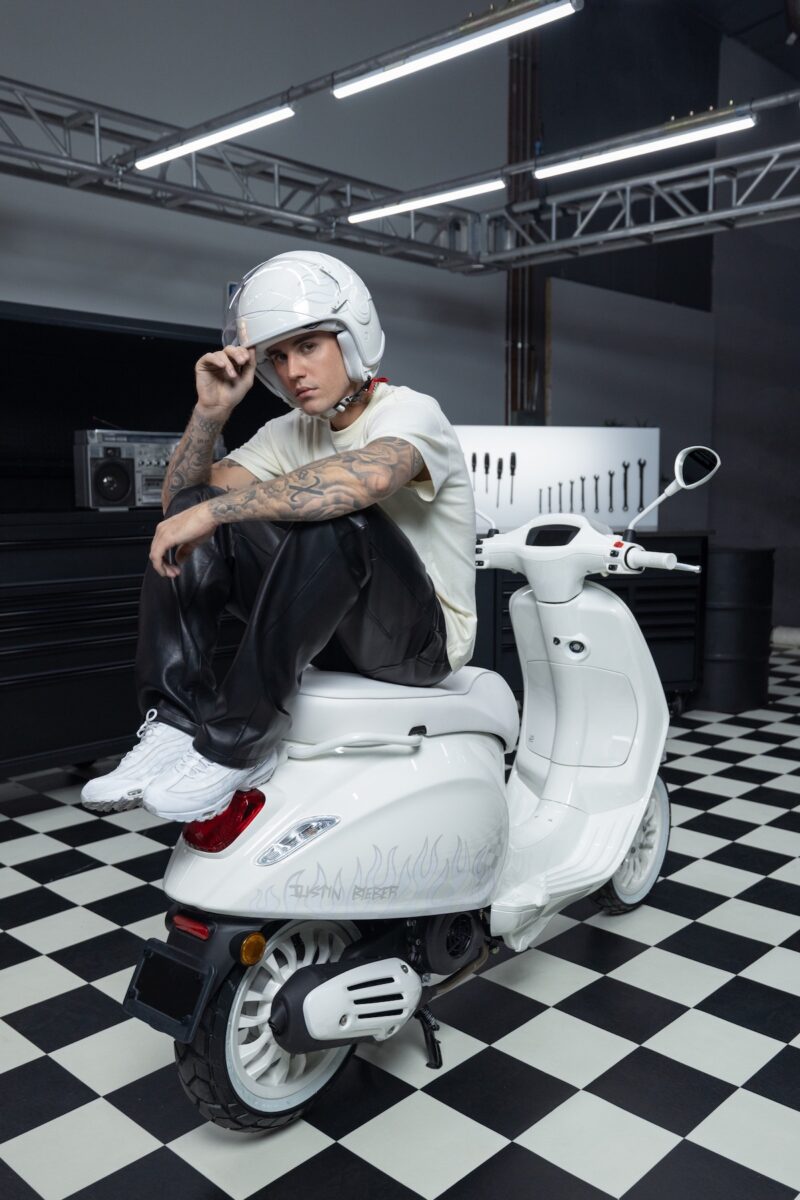 Vespa svela l’edizione speciale disegnata dalla Pop Star Justin Bieber