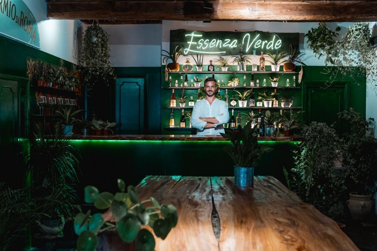 Apre la prima libreria d’Italia dedicata alla canapa, tra caffè e aperitivi