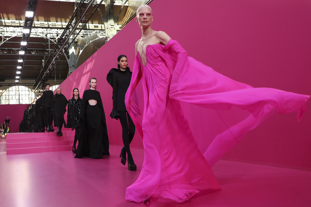 Trinità dei Monti, sfila Valentino e Roma torna al centro del mondo della moda Trinità dei Monti, sfila Valentino e Roma torna al centro del mondo della moda