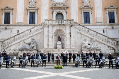 Consulenti gratis per i Municipi di Roma, De Santis: “Una pratica fuorilegge”
