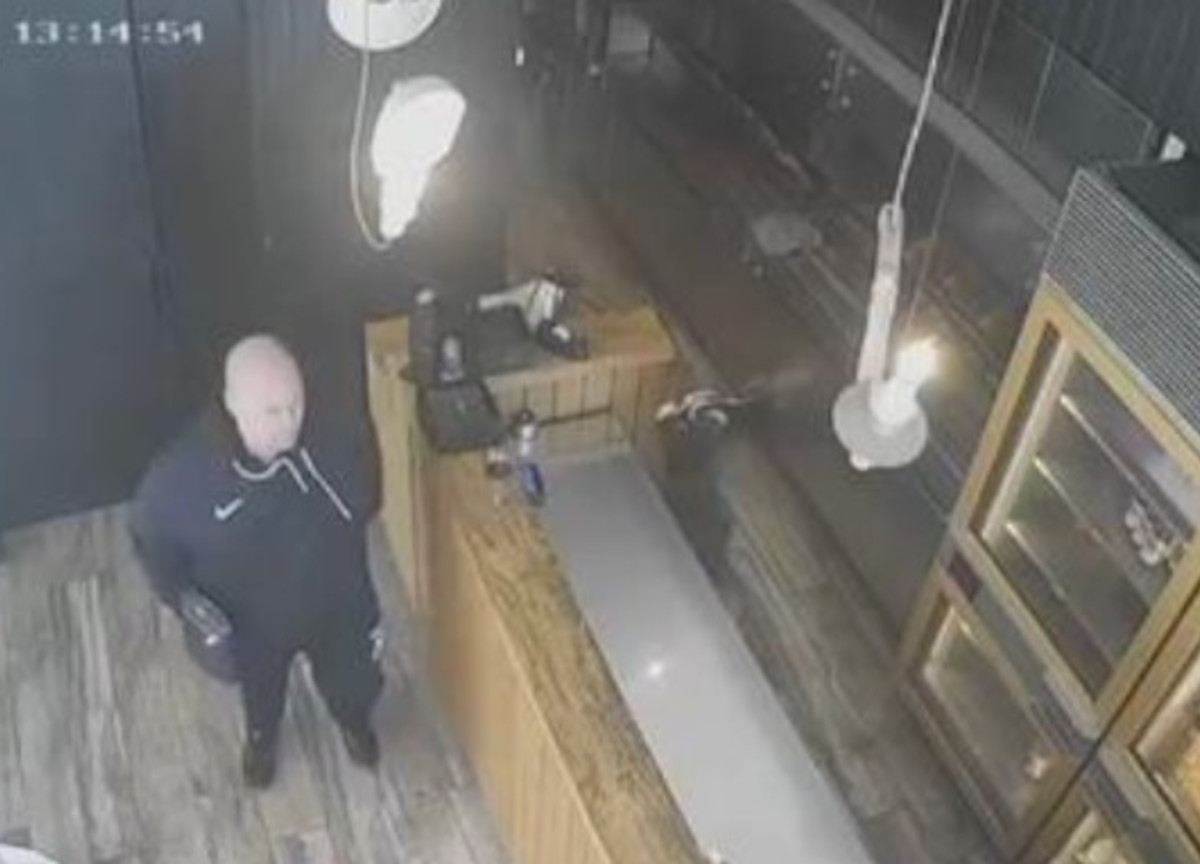Sparatoria Pescara: “Dei ragazzi ridevano di me, allora ho portato la pistola” Sparatoria Pescara: “Dei ragazzi ridevano di me, allora ho portato la pistola”