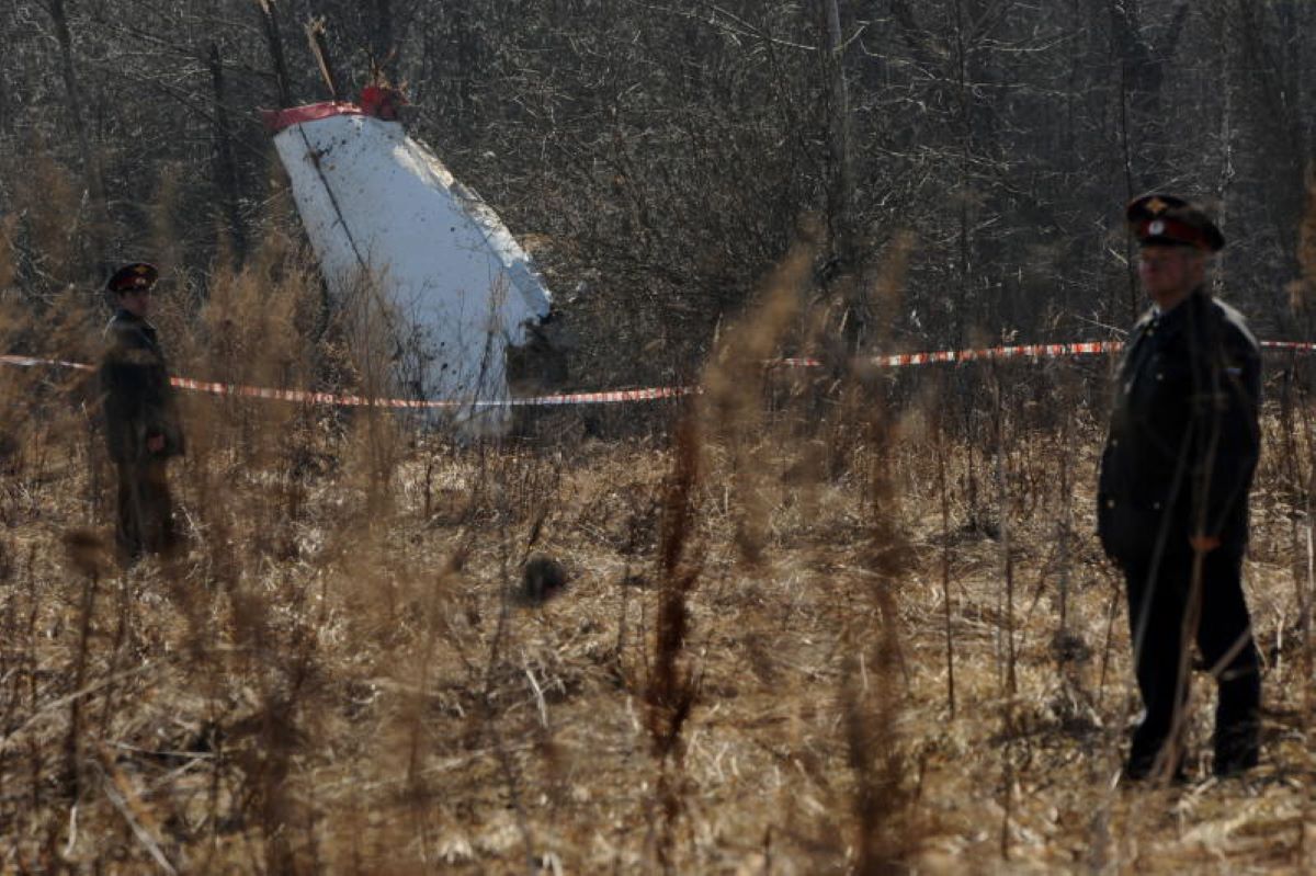 Presidente polacco morto in schianto aereo: non incidente ma attentato Presidente polacco morto in schianto aereo: non incidente ma attentato