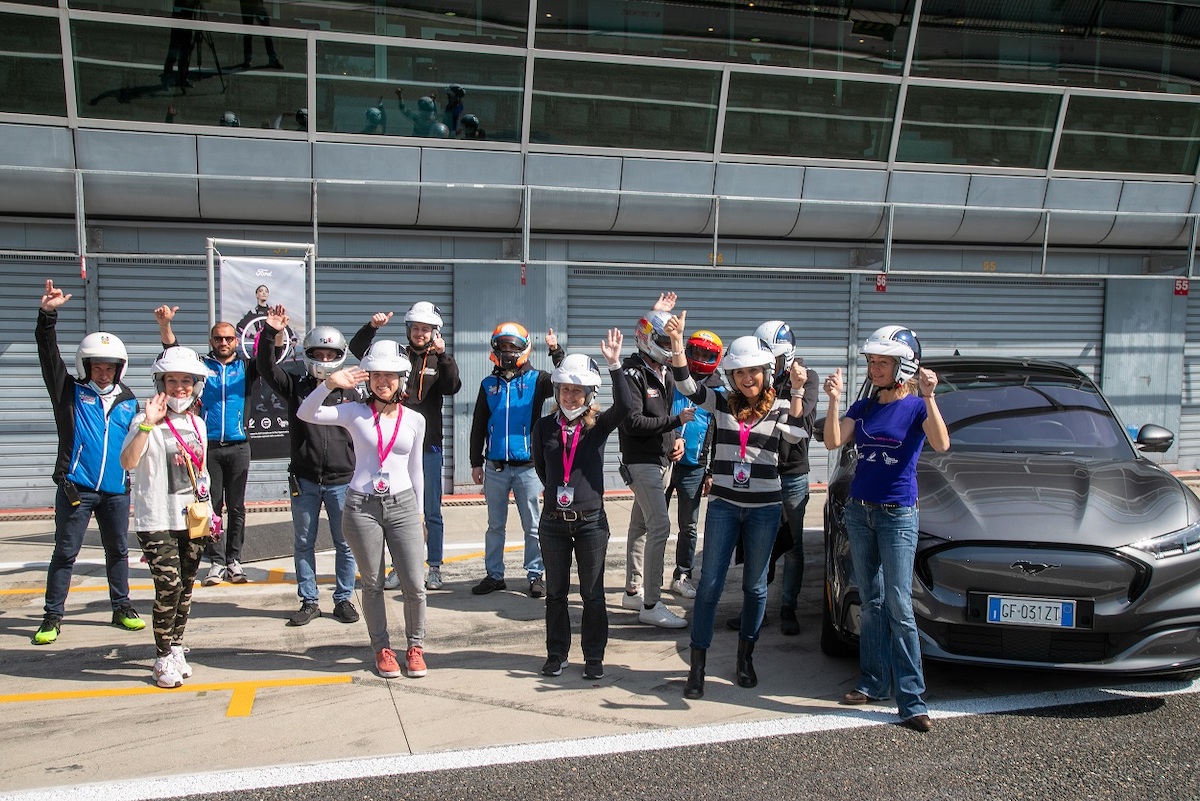 Al via il Ford W University, dedicato alle donne appasionate di racing Al via il Ford W University, dedicato alle donne appasionate di racing