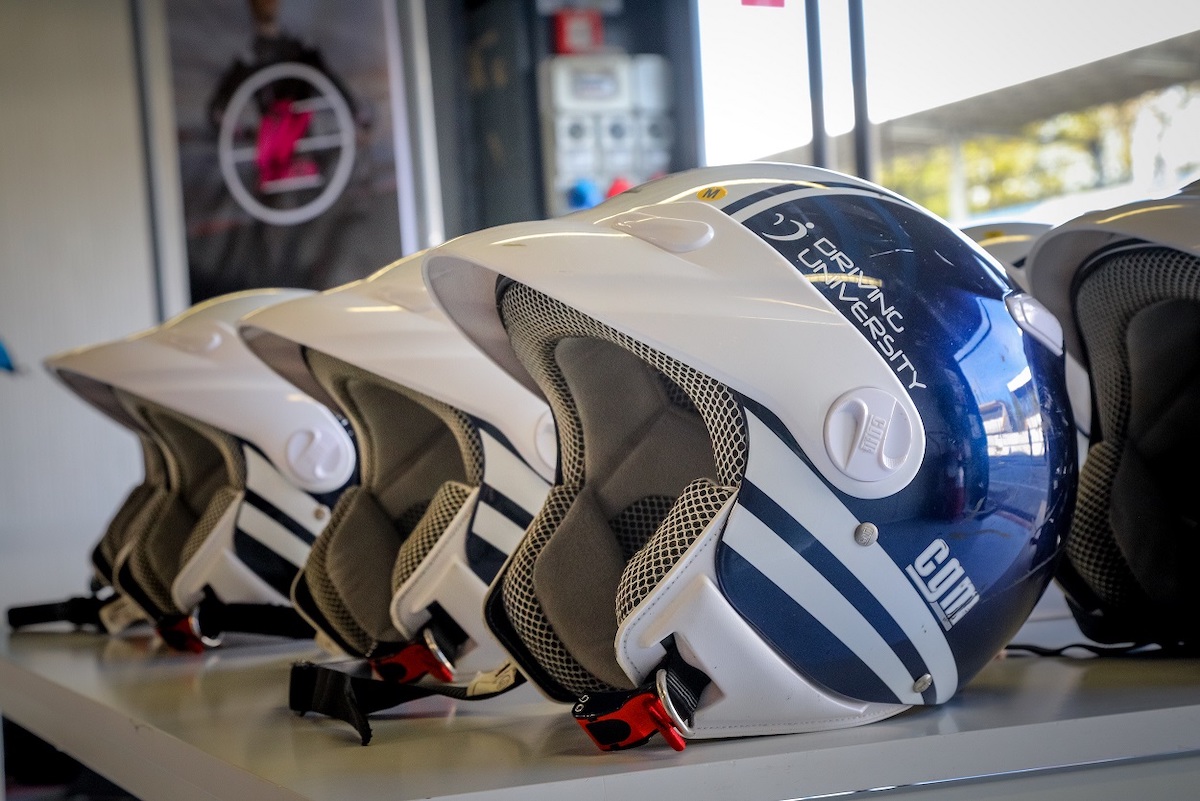 Al via il Ford W University, dedicato alle donne appasionate di racing Al via il Ford W University, dedicato alle donne appasionate di racing