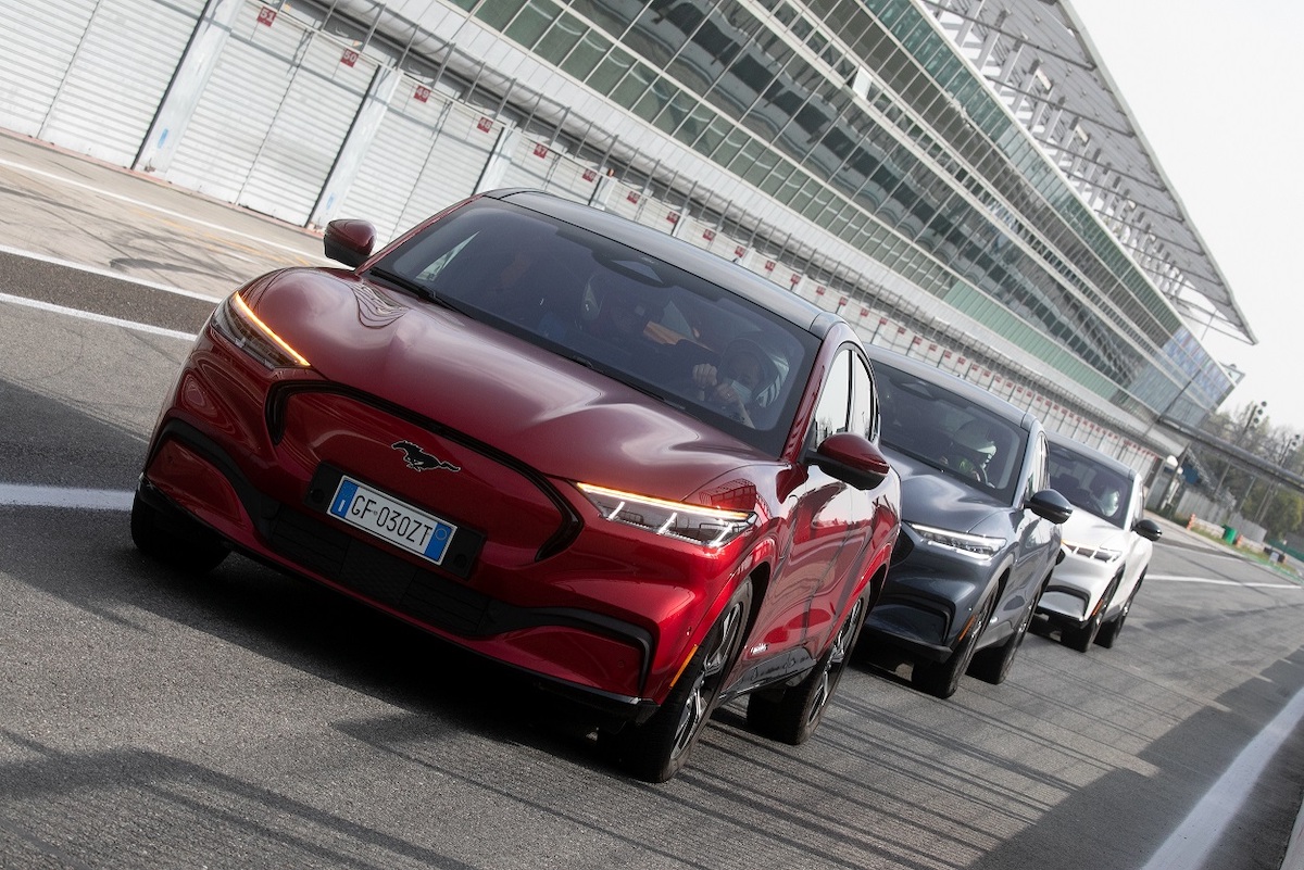 Al via il Ford W University, dedicato alle donne appasionate di racing Al via il Ford W University, dedicato alle donne appasionate di racing