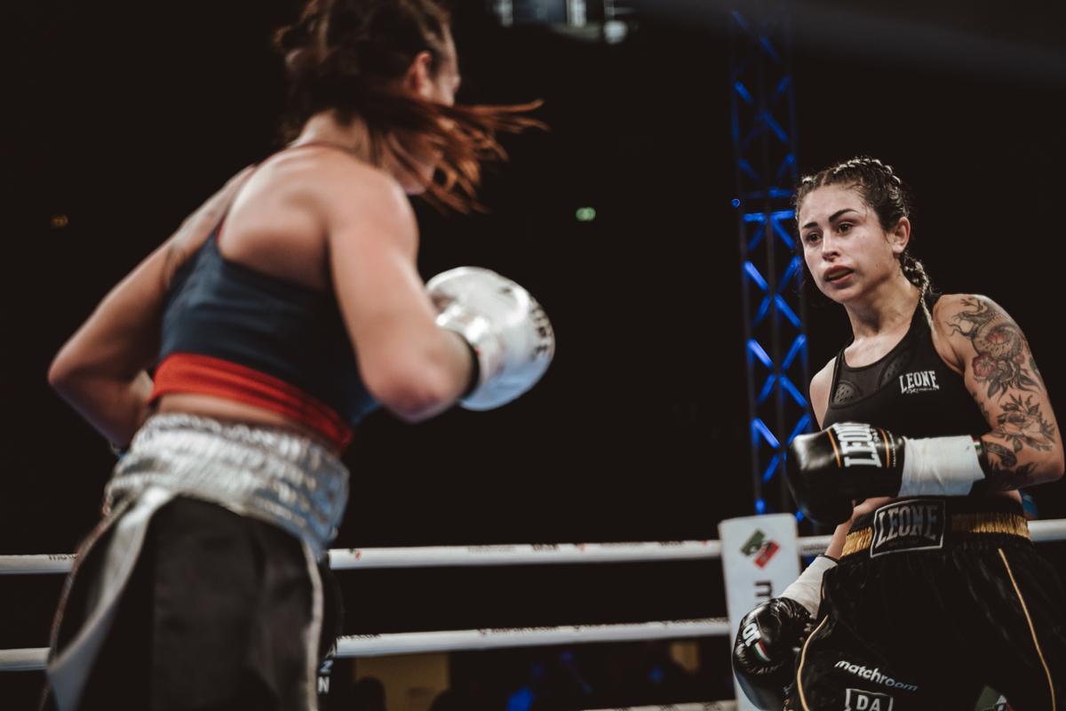 Milano Boxing Night, Scardina e Maria Cecchi: che spettacolo sul ring Milano Boxing Night, Scardina e Maria Cecchi: che spettacolo sul ring