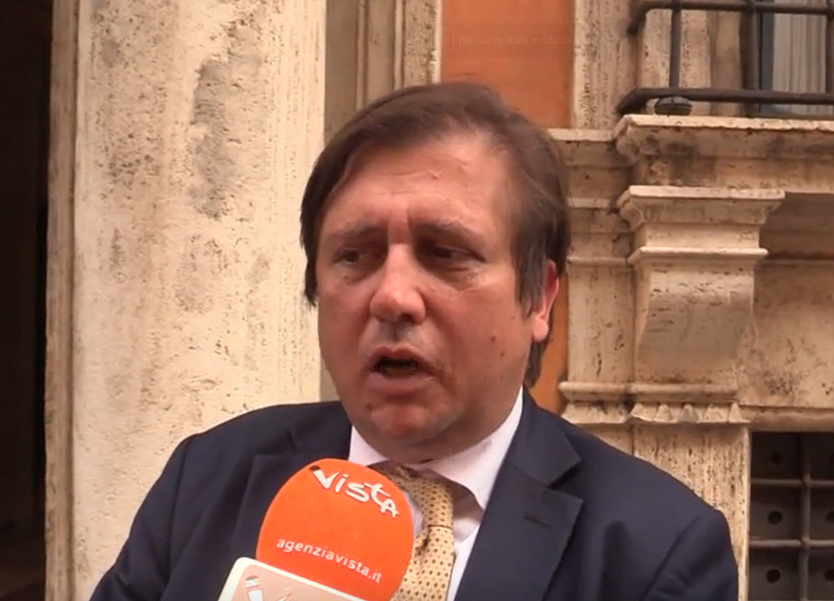Sileri: “A maggio probabile fine obbligo mascherine al chiuso” Sileri: “A maggio probabile fine obbligo mascherine al chiuso”