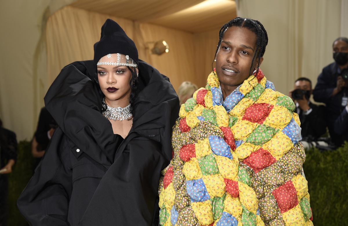 Rihanna incinta lascia Asap Rocky? “L’ha tradita con Amina Muaddi” Rihanna incinta lascia Asap Rocky? “L’ha tradita con Amina Muaddi”