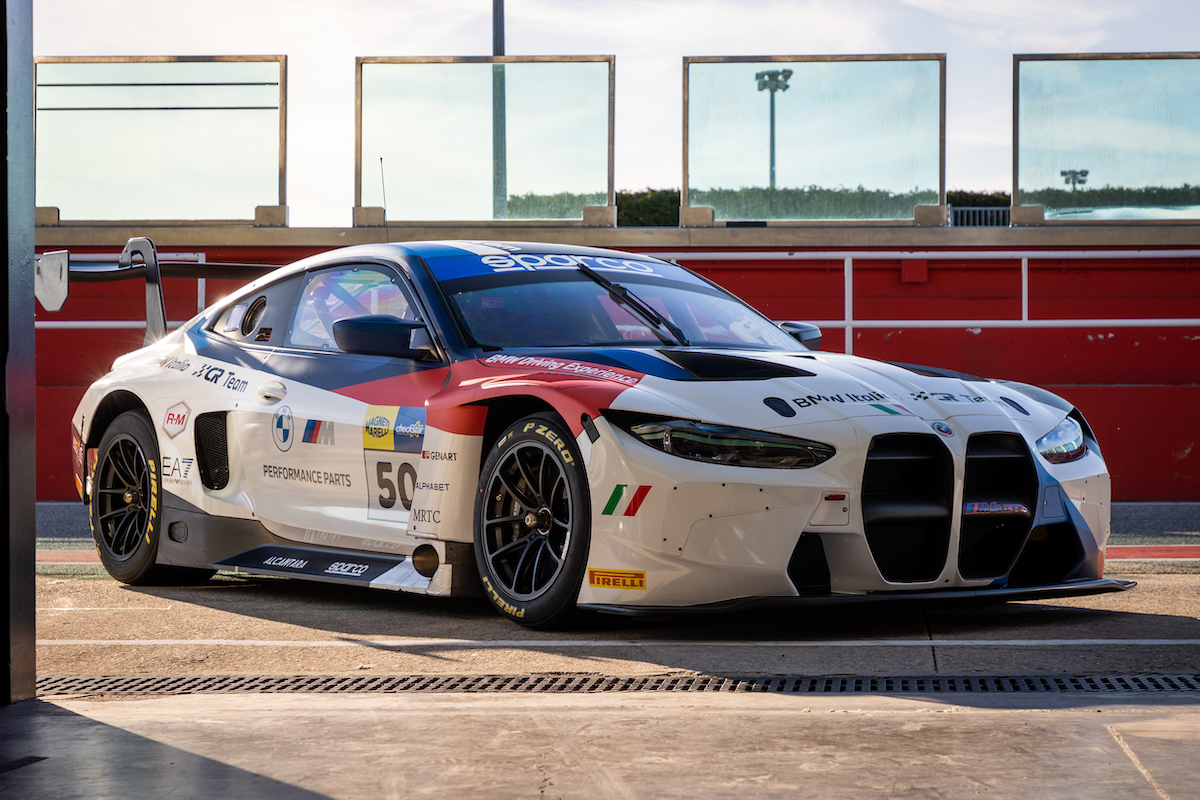 BMW Italia Ceccato Racing presenta la nuova BMW M4 GT3 per la stagione 2022