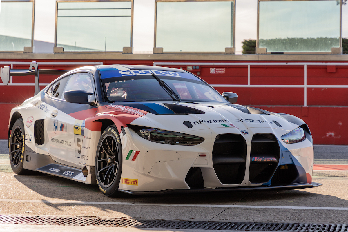 BMW Italia Ceccato Racing presenta la nuova BMW M4 GT3 per la stagione 2022