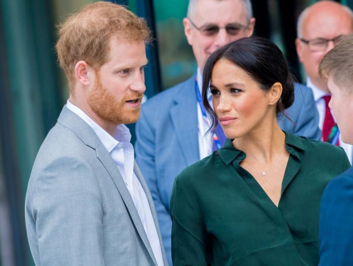 Royal family, Harry e Meghan incontrano a sorpresa la regina Elisabetta Royal family, Harry e Meghan incontrano a sorpresa la regina Elisabetta
