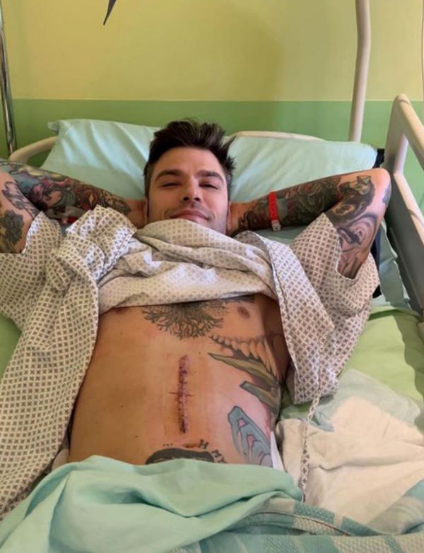 Fedez-Chiara, prima cena di coppia dopo l’operazione: “Brindo con gli enzimi” Fedez-Chiara, prima cena di coppia dopo l’operazione: “Brindo con gli enzimi”