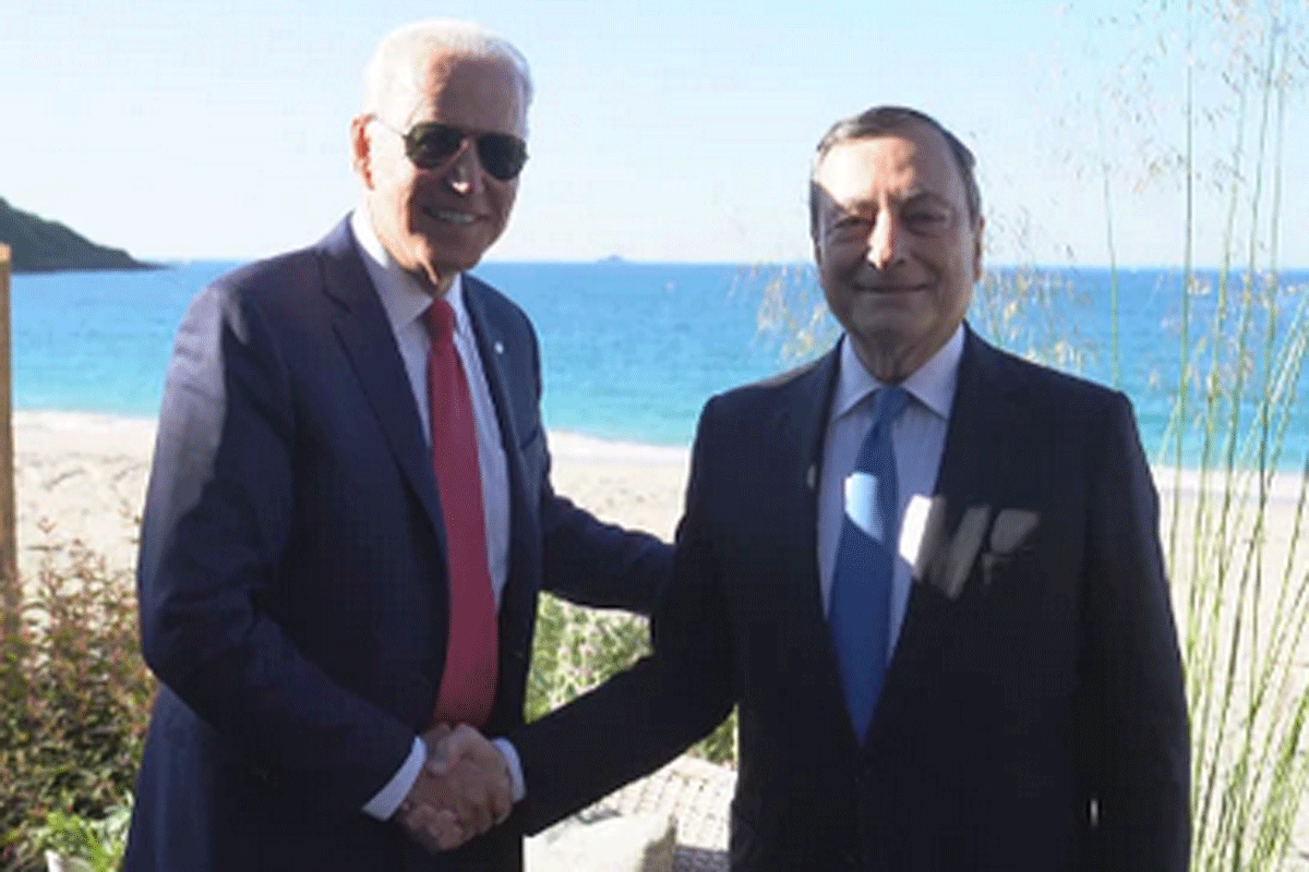 Guerra Ucraina, Draghi schiacciato sugli Usa. Motivo? Vuole la poltrona Nato Guerra Ucraina, Draghi schiacciato sugli Usa. Motivo? Vuole la poltrona Nato
